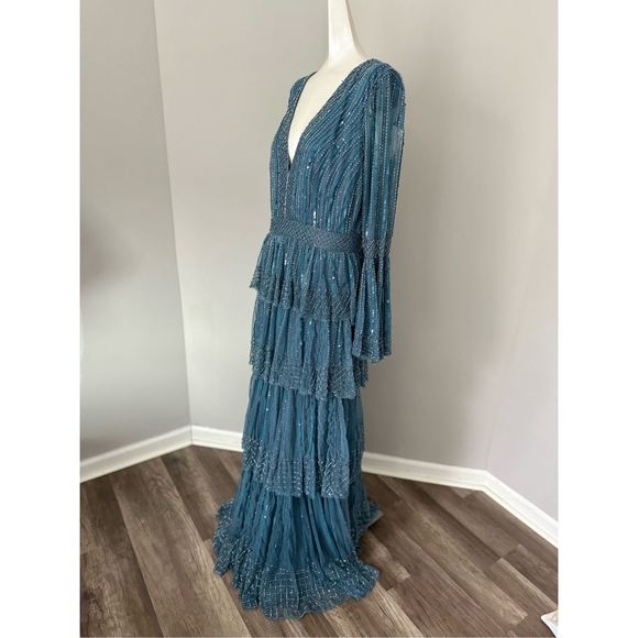 NWT MAC DUGGAL EMBELLISHED BELL SLEEVE TIERED GOWN - Picture 7 of 11